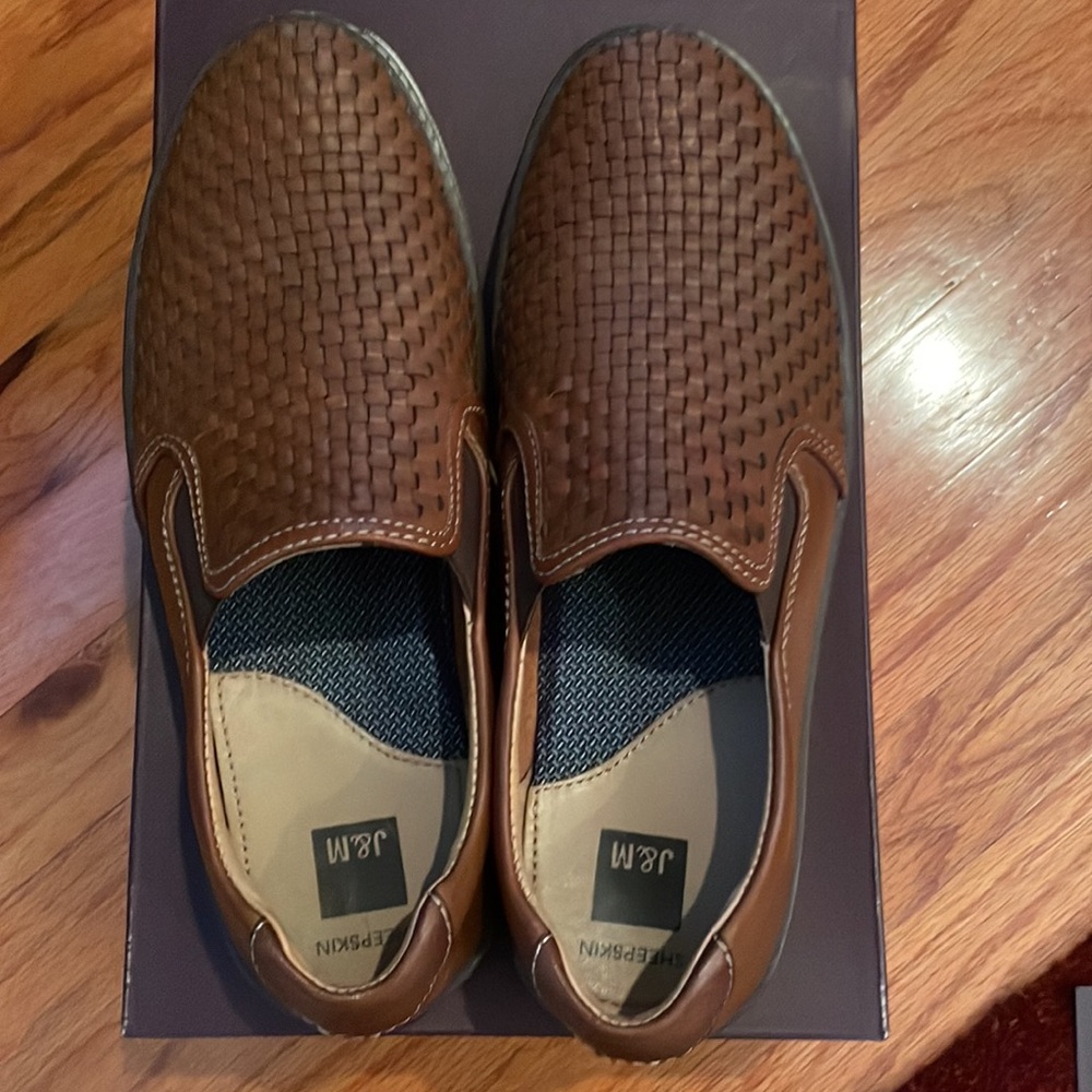 ****Practically brand new*****Johnston and Murphy men’s shoes. Worn once - Picture 3 of 6